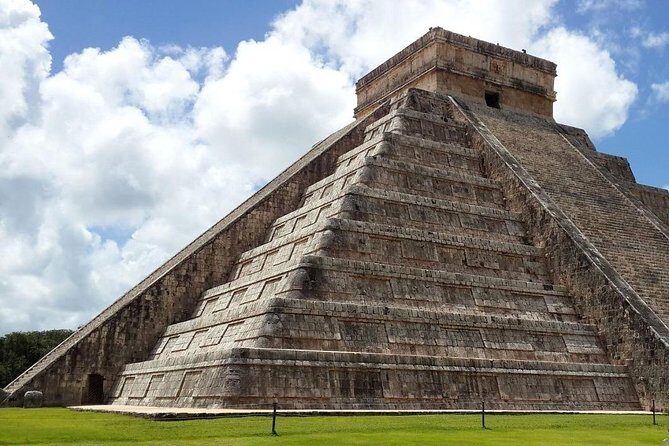 Chichen Itza + 2 cenotes & Valladolid - The Best Tour from Cancún - Valladolid
