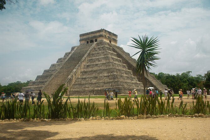 Chichen Itza and 2 Cenotes Day Tour - Key Points