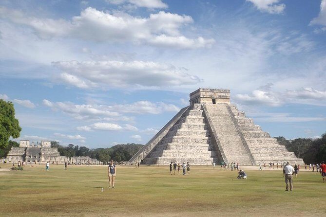 Chichen Itza Classic Tour - The Journey Begins: Pickup and Transport
