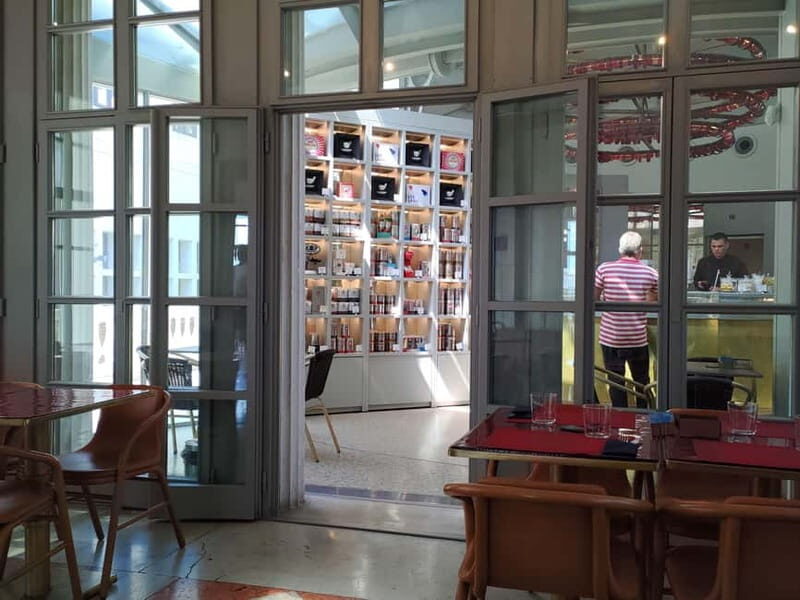 Chill coffee or meal break at illy Caffè in St.Mark's Square - Who Is This Experience Best For?