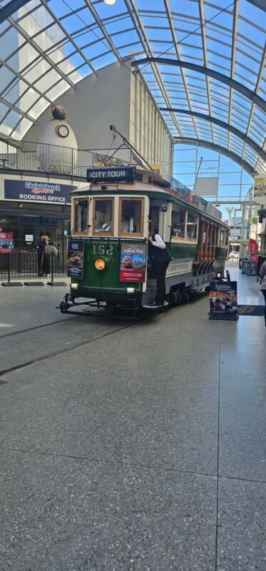 Christchurch Sightseeing & Lyttelton Harbour Tour - An Honest Look at the Christchurch & Lyttelton Harbour Tour