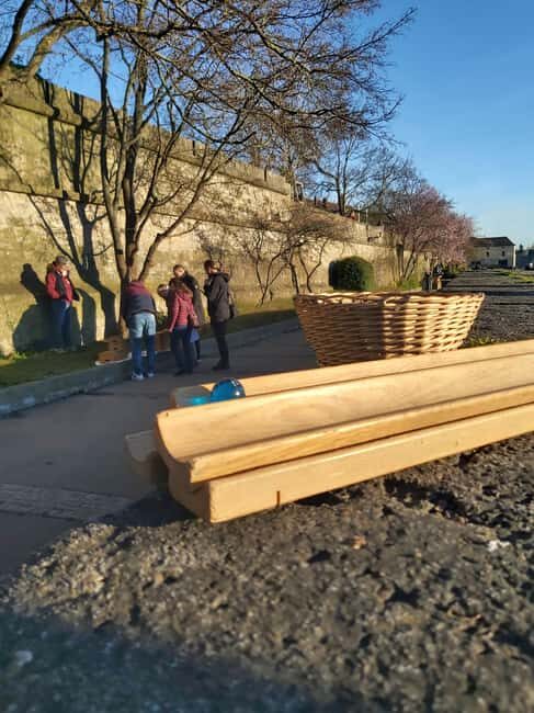 Christmas city game in Würzburg, including mulled wine and group dynamics - Group Sizes, Duration, and Practicalities