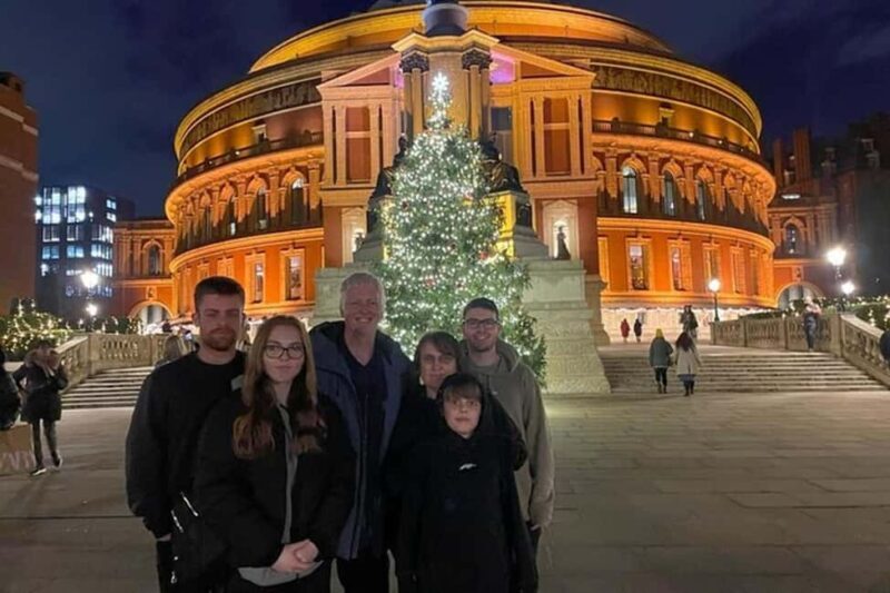 Christmas Lights Taxi Tour with Hotel Pickup - FAQ