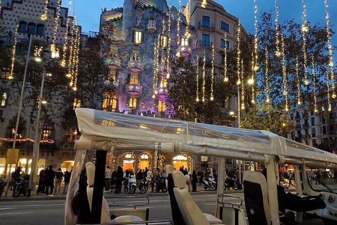 Christmas Lights Tour of Barcelona in Private Eco Tuk Tuk - What to Expect from the Tour
