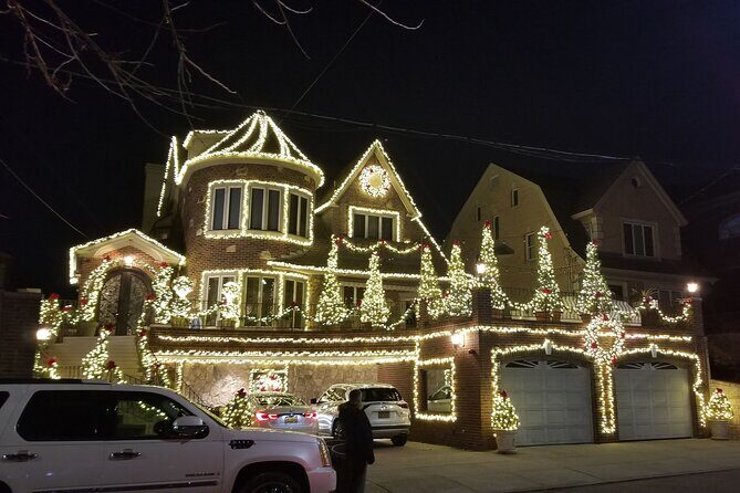 Christmas Lights Tour of Dyker Heights Brooklyn - Analyzing the Experience
