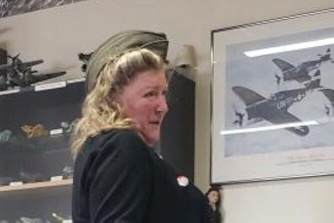 Christmas on the Homefront: A 1-Hour World War II Character Tour - Key Points