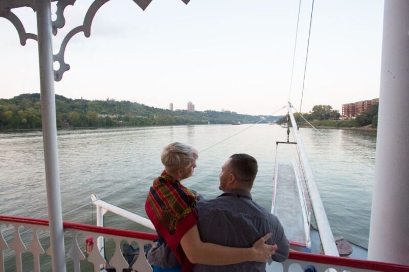Cincinnati: Ohio River Cruise with Buffet Dinner - Key Points