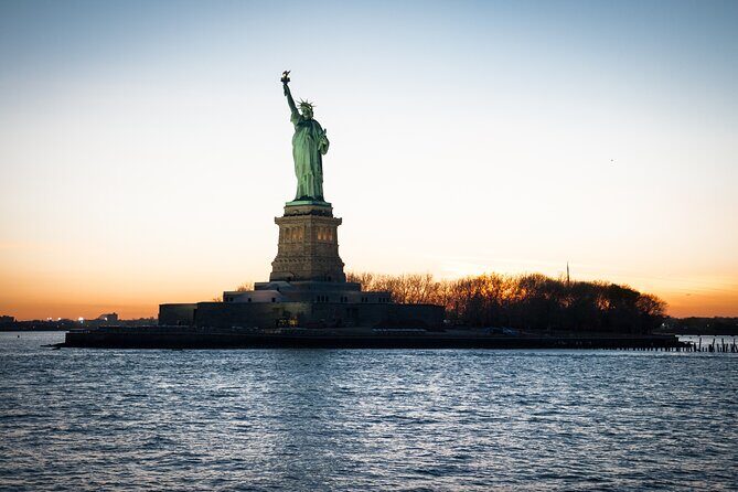 Circle Line: New York City Harbor Lights Cruise - FAQ