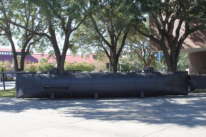 City Bus Tour with Charleston Museum Admission - Highlights: Rainbow Row, Colonial Lake, Whitepoint Gardens