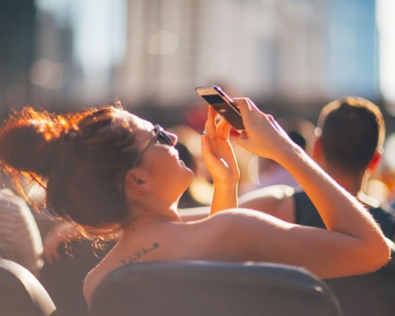 City Cruises Chicago: 75-min Speedboat Architecture Cruise - The Experience: A Balance of Thrill and Education