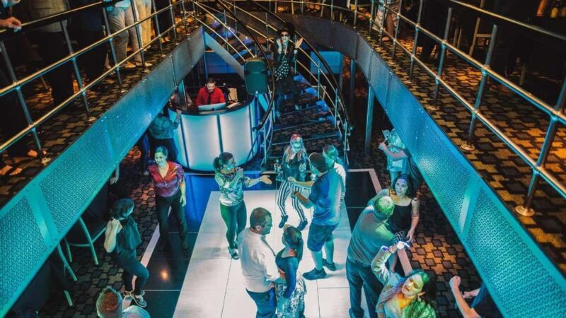 City Cruises Chicago: Lake Michigan Fireworks Dinner Cruise - A Closer Look at the Experience