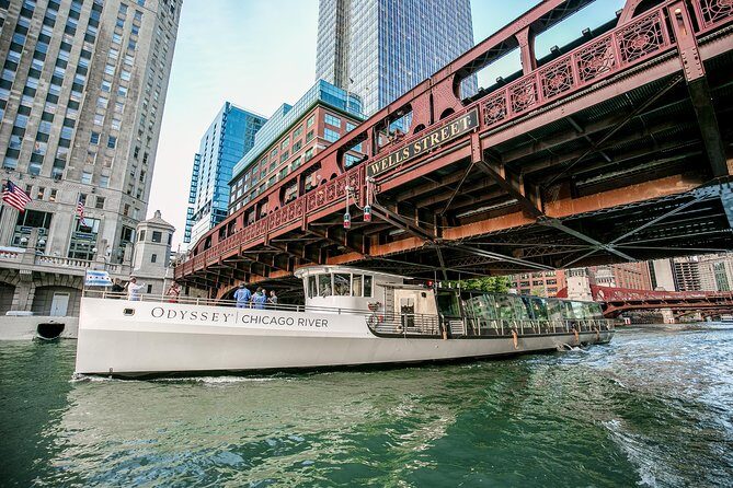 City Cruises Chicago: River Architectural Lunch Cruise - A Detailed Look at the Chicago River Architectural Lunch Cruise