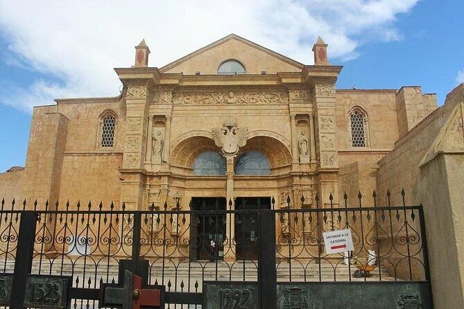 City tour - the best Adventures & tradicional of Santo Domingo - Transportation and Service