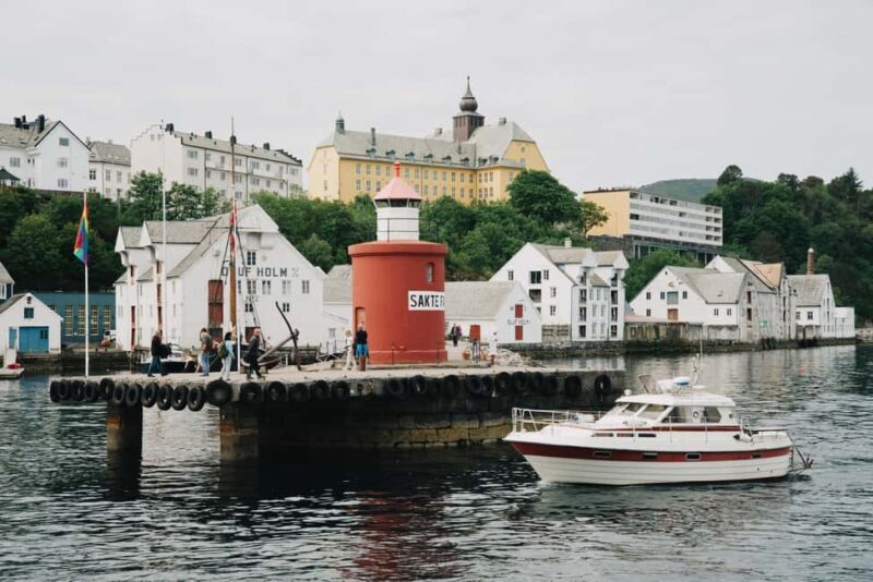 City walk in Ålesund: Art Nouveau, sea views & insider tips - Who Would Love This Tour?