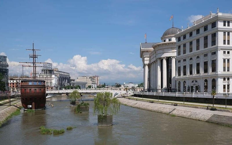 CITY WALKING TOUR - PROJECT SKOPJE 2014 - The Itinerary Explored