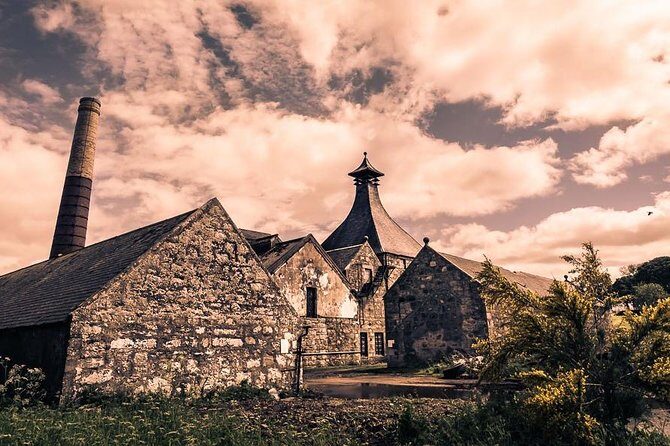 Clan Tour of Northern Whisky Distilleries - An In-Depth Look at the Highland Whisky Tour