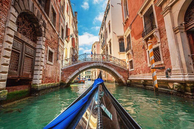 Classic 30-Minute Gondola Ride in Venice - What to Expect on the Tour