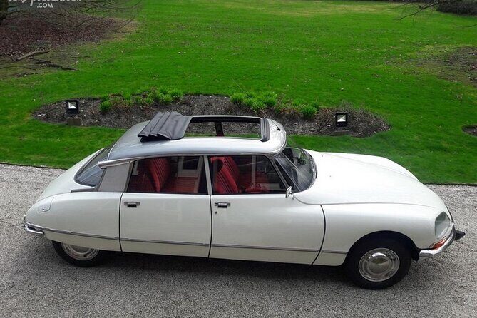 Classic car rental in Chantilly - A Closer Look at the Vintage Car Tour in Chantilly