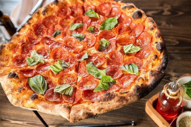 Classic Chicago Food Lovers Tour in River North - Key Points