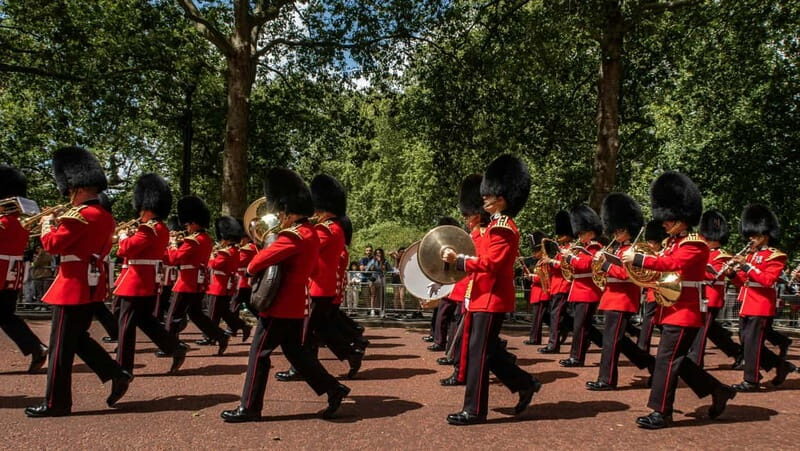 Classic London Tour & Changing The Guards History In Action - Considering the Price & Value