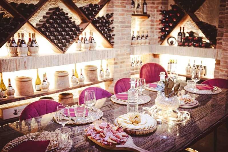 Classic: Lunch with Wine Tasting at Poggio ai Laghi Winery - Who Should Consider This Tour?