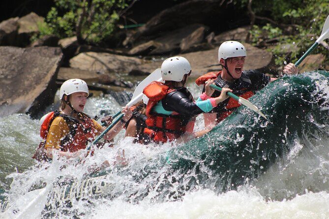 Classic Middle Ocoee River Adventure - An In-Depth Look at the Middle Ocoee River Kayaking Tour