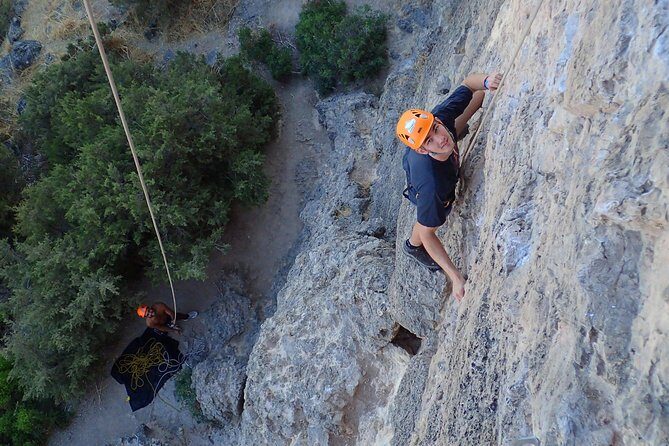Climbing, Arrábida Natural Park, Setúbal, Sesimbra, near Lisbon - The Sum Up