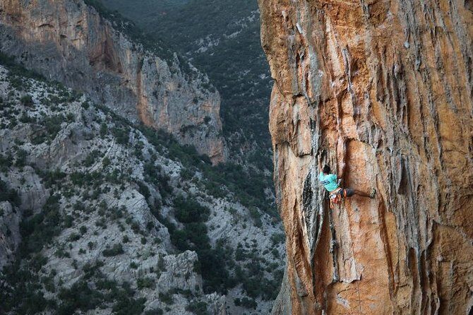 Climbing in Leonidio with instructor - What to Expect from the Tour