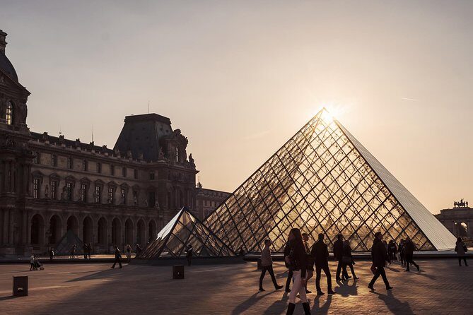 Closing Time at the Louvre: The Mona Lisa at her Most Peaceful - A Good Introduction to the Louvre’s Highlights
