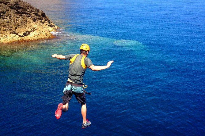 Coasteering Cliff jumping - The Experience for Different Types of Travelers
