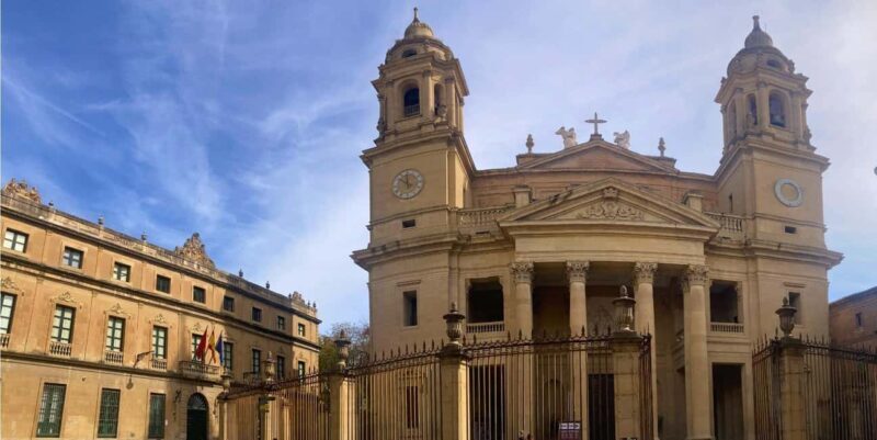 Cobblestones Tour Pamplona: Immersive Walking Tour in English - The Value of the Experience