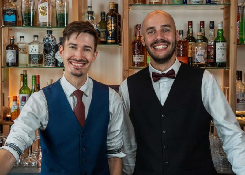 Cocktail classes with a professional (hands-on workshop) - Who Should Consider This Experience?