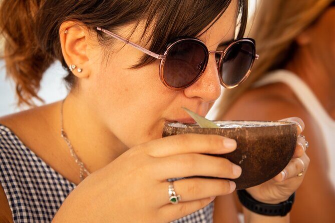 Cocktails Workshop & Sailing Cruise from Barcelona - FAQ