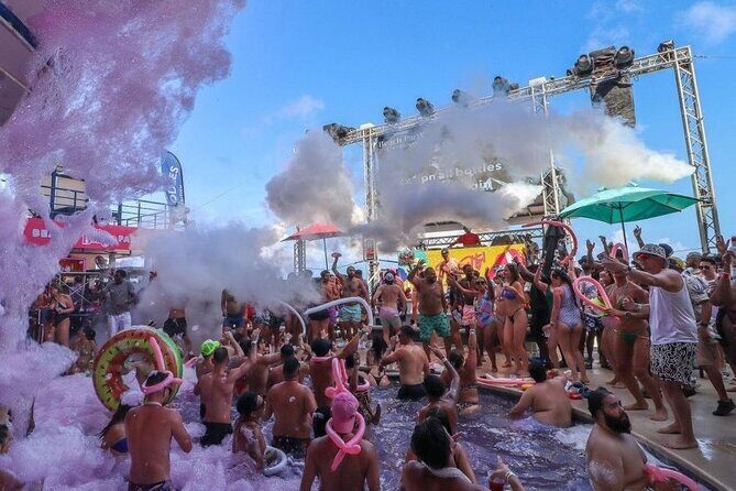 Coco Bongo Beach Club - Key Points
