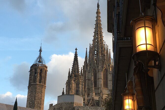 Coffee and Art Tour walking Gothic Quarter, Official Guide - FAQs