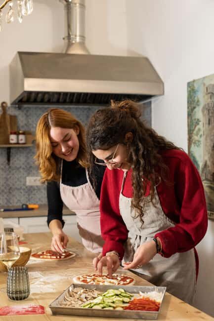 Cold Ac Holy Pizza! Pizza & Gelato Class +Wine near Vatican - Key Points