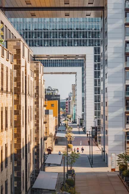 Cologne: 2-hour Best Intro Walking Tour with a Local - Authentic Experiences and Authentic Guides