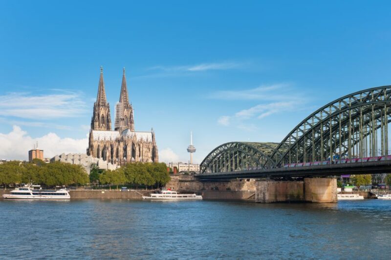 Cologne Cathedral and Old Town Tour with 1 Kölsch - Discovering Cologne’s Old Town and Cathedral