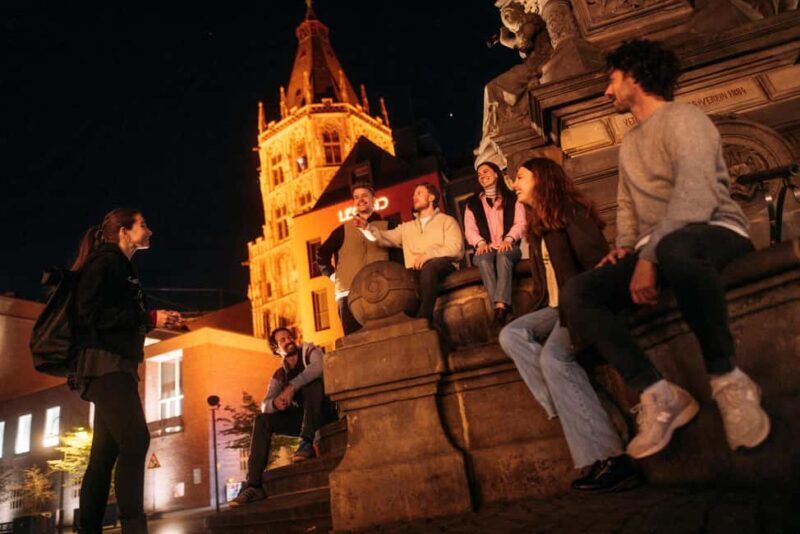 Cologne: Cologne Cathedral & Old Town in the evening  interactive tour with projector - The Experience: Pros and Cons