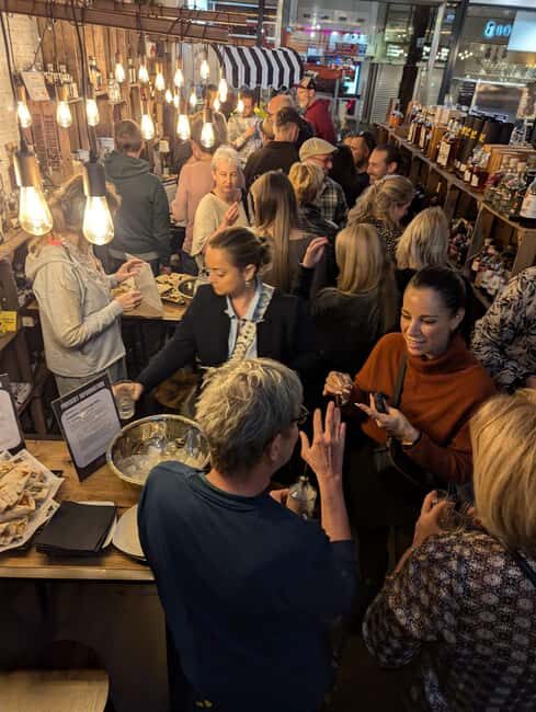 Cologne: Gin Tasting at Haus der Manufakturen - Additional Drinks and Delights