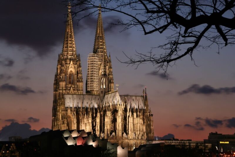 Cologne: Sagen- und Histörchentour in German - Key Points