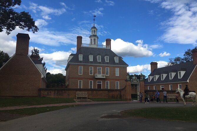 Colonial History Tour in Williamsburg Virginia - A Closer Look at the Stops and Stories