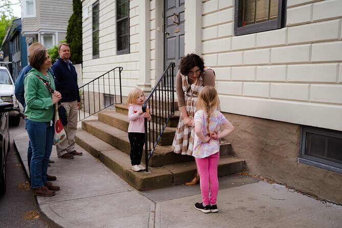 Colonial Newport Walking Tour - Key Points