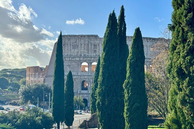 Colosseum, Palatine Hill and Roman Forum Guided Tour - Palatine Hill: The Birthplace of Rome