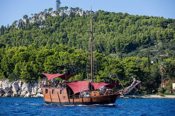 Columbo's Pirate Ship "Santa Maria" - Split Panoramic & Sunset Tour - Key Points