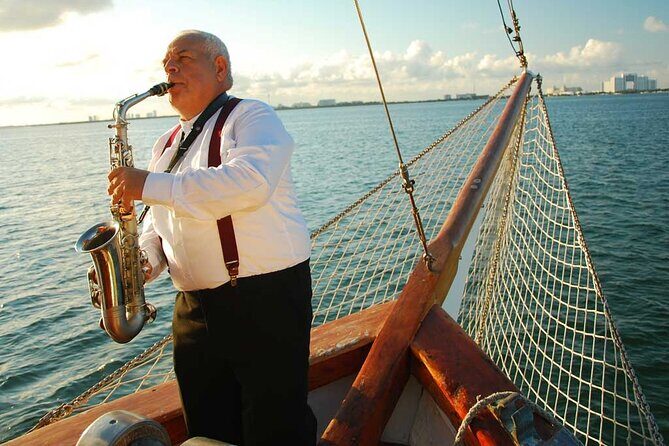 Columbus Romantic Dinner & Live Saxophone over Nichupte Lagoon - The Experience: What to Expect