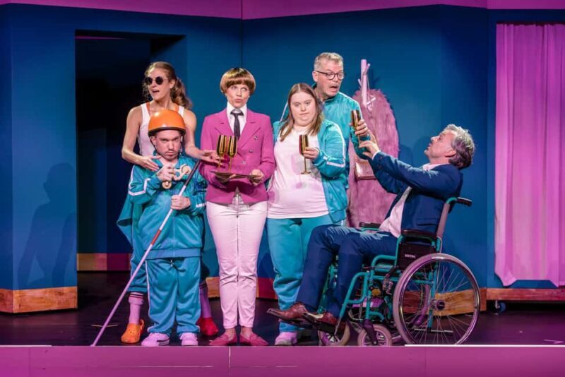 Comedy Dresden: Ticket for the Inclusion Comedy "Die Goldfische" - The Atmosphere and Audience Experience