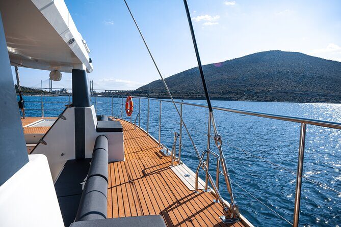 Comfort Max Catamaran Caldera Cruise with BBQ and Drinks - FAQs