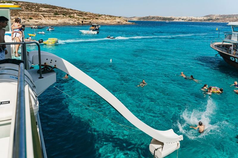 Comino: Blue Lagoon, Crystal Lagoon, and Seacaves Tour - Onboard Snacks and Drinks: What You Can Buy and What People Say