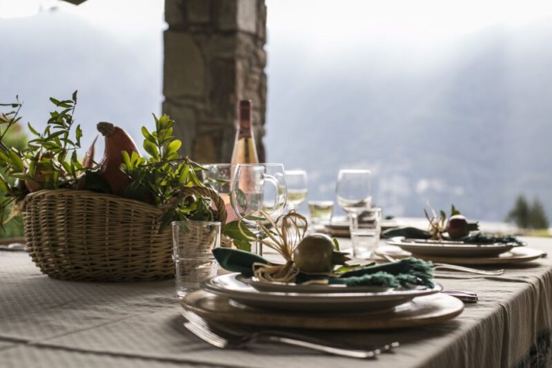 Como: Dining Experience at a Local Home - An In-Depth Look at the Como Dining Experience